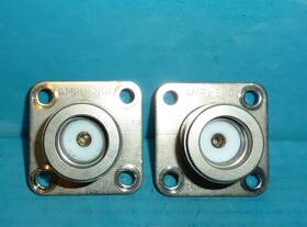82-80-1001 Amphenol 2 Lc Panel Mount Rf Connectors Flange Type Very Good Condition
