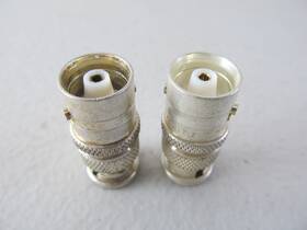Ug-635 Amphenol Ug-635/u Qty 2 Bnc Male To C Female Connector Adapter New Old Stock