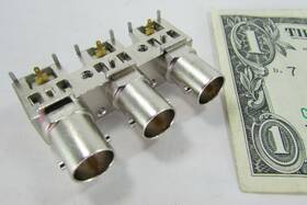 Bcj-bplh3p Canare 75 Ohm Triple Female Right Angle Bnc Jacks Receptacles Pcb Board Solder Bcj-bplh3p Canare 75 Ohm Triple Female Right Angle Bnc Jacks Receptacles Pcb Board Solder