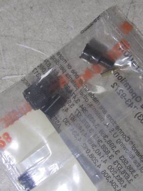 Hln6621a Motorola New Amphenol For Coxial Connector Mini Uhf Male